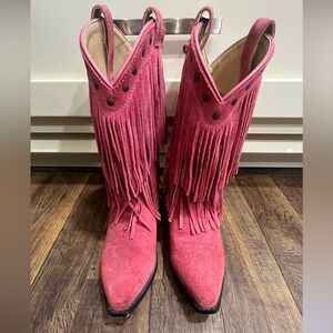Chic Pink Fringed Heeled Boots
